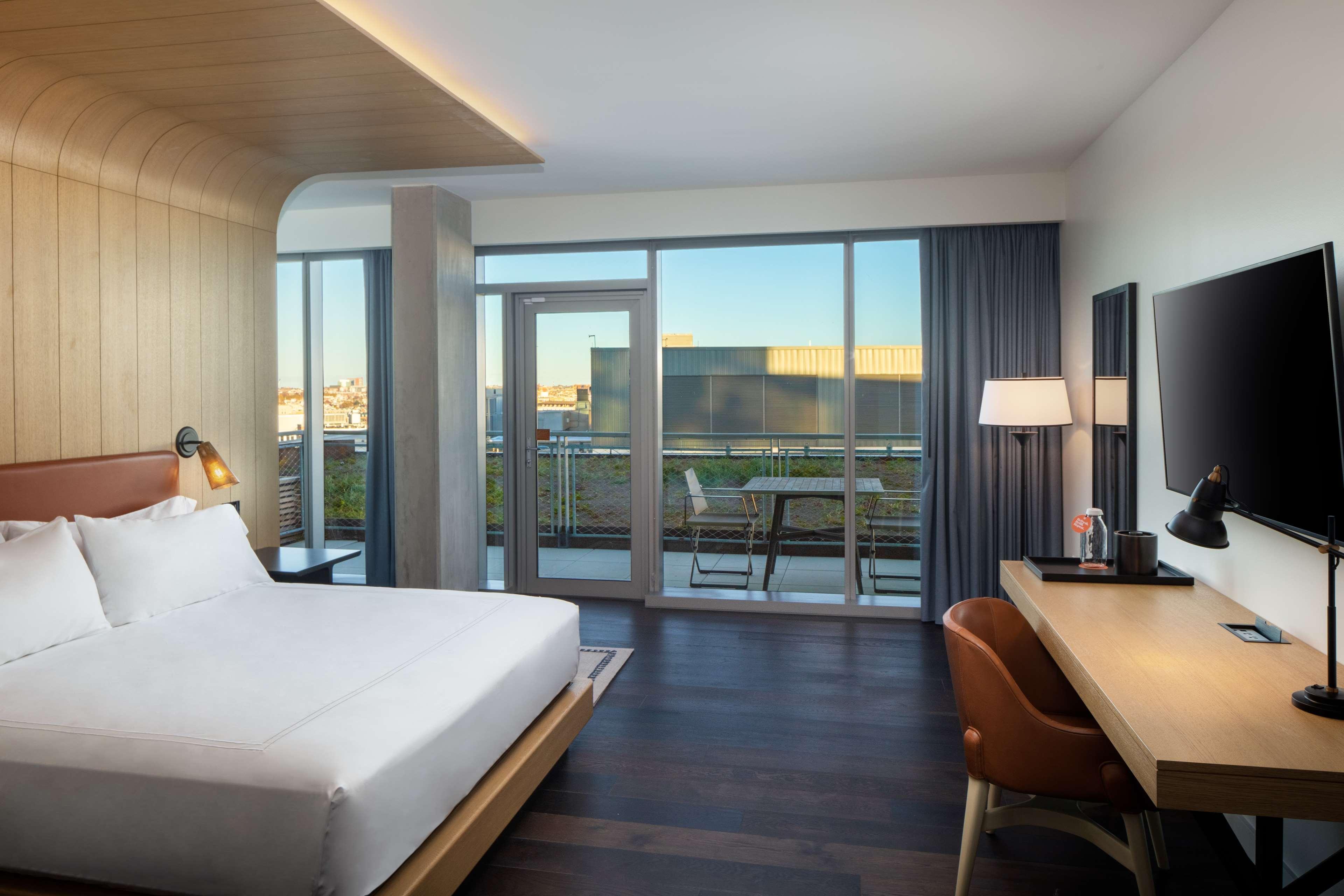 Hotel Canopy By Hilton Harbor Point - Newly Built 4*